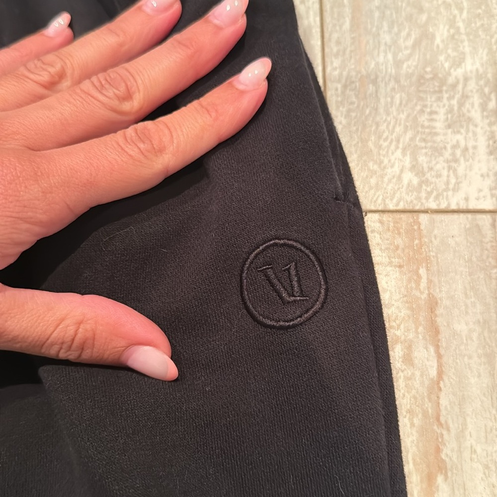 Vuori Black Sedona sweatpants - Picture 3 of 6